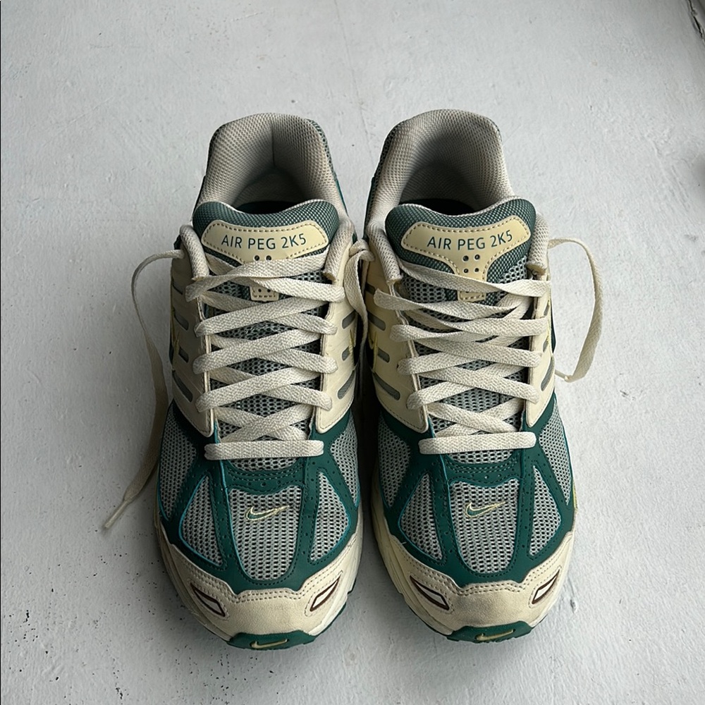 Nike Air Peg 2K5 Sneakers - Green and Cream